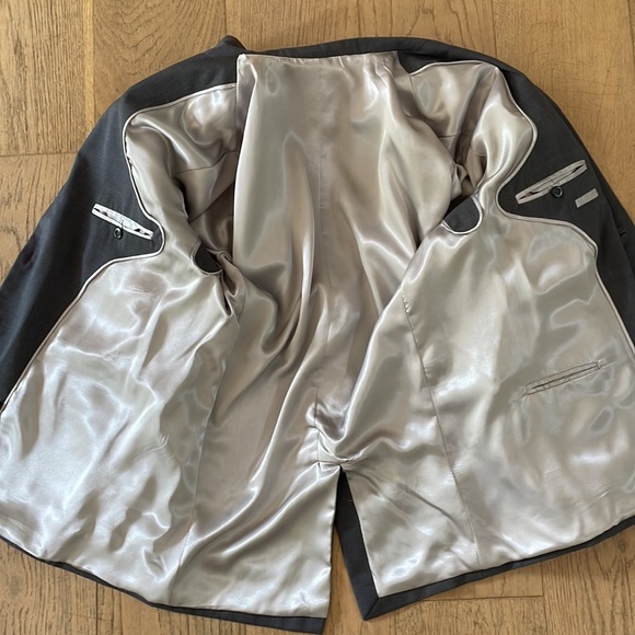 Men’s grey 2 piece suit from Croft & Barrow - Picture 3 of 13